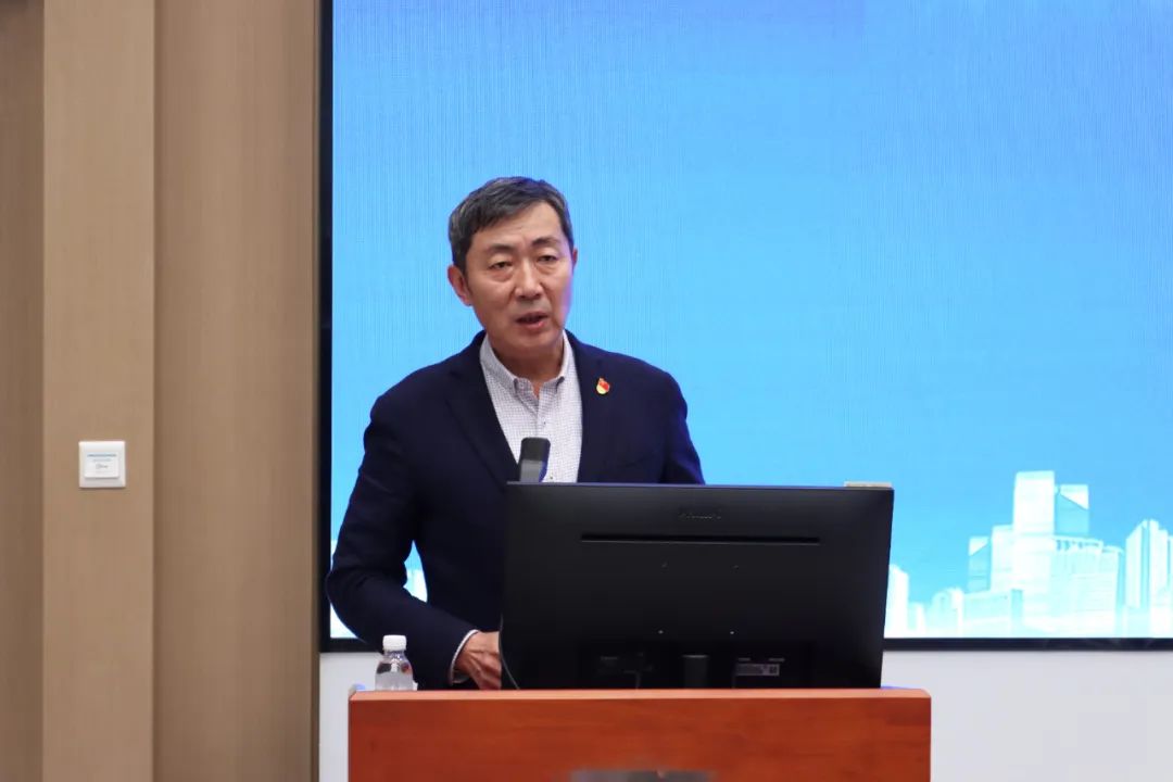 嶗山區(qū)建筑業(yè)協(xié)會換屆大會圓滿完成，中建聯(lián)合當選為會長單位(圖2)